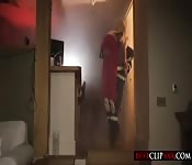 Comedor de mães se dá bem com anã