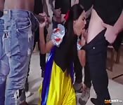 Moreninha putinha levando uma foda